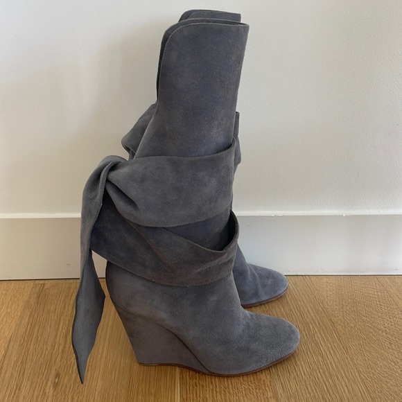 Chloe Gray Suede Wedge Boot With Wrap Around Ties Size 38 - Picture 3 of 13